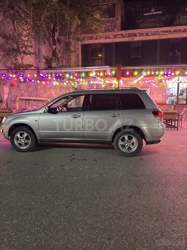 Mitsubishi Airtrek 2003, 330,215 km - 2.4 л - Quba