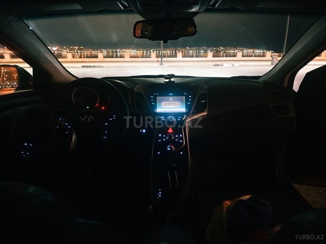 Hyundai Elantra 2015, 193,121 km - 2.0 l - Bakı