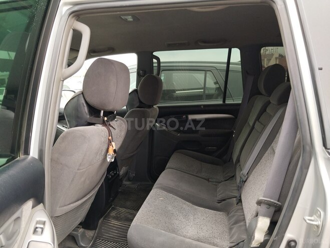 Toyota Land Cruiser Prado-10