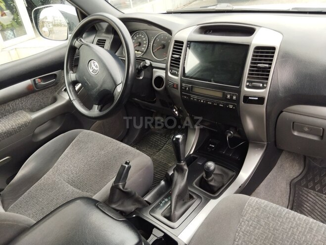 Toyota Land Cruiser Prado-8