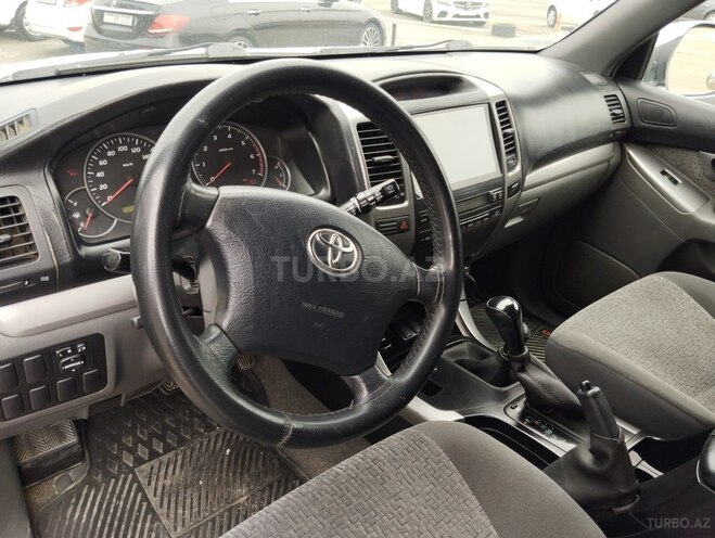 Toyota Land Cruiser Prado-12