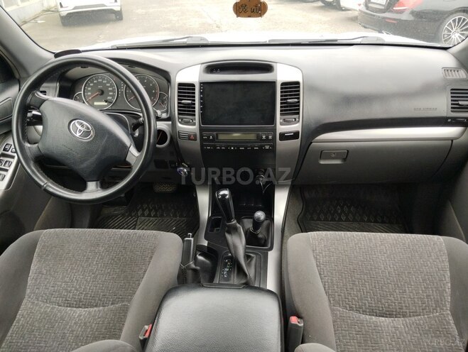 Toyota Land Cruiser Prado-6