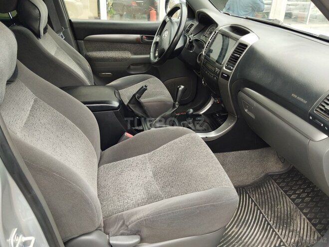 Toyota Land Cruiser Prado-7