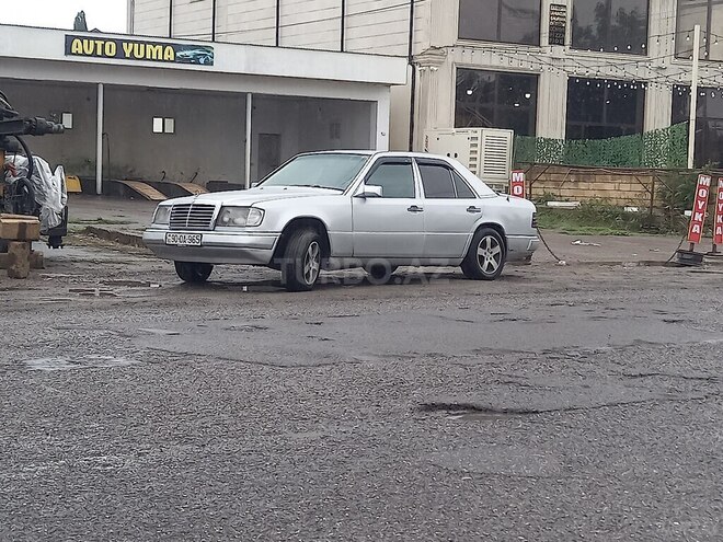 Mercedes E 200 1993, 546,650 km - 2.0 l - Masallı