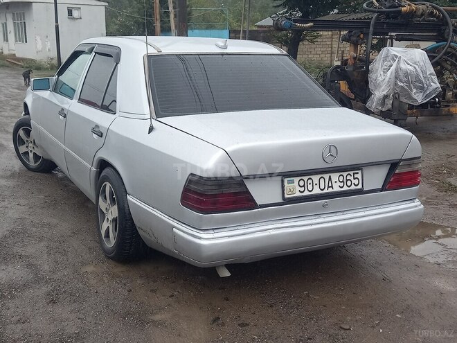 Mercedes E 200 1993, 546,650 km - 2.0 l - Masallı