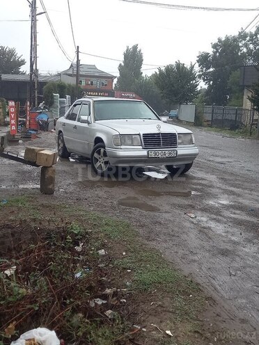 Mercedes E 200 1993, 546,650 km - 2.0 l - Masallı