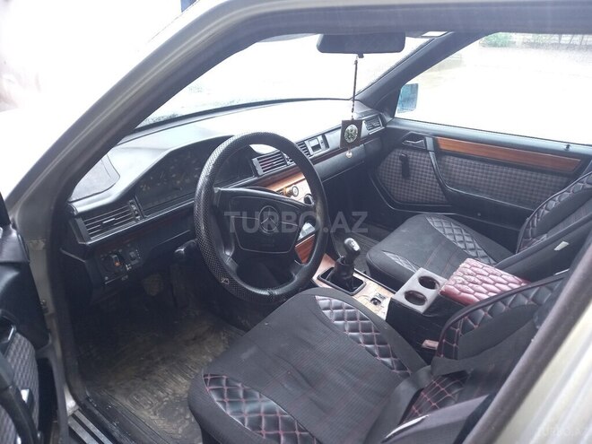 Mercedes E 200 1993, 546,650 km - 2.0 l - Masallı