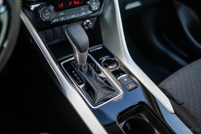 Mitsubishi Eclipse Cross-11