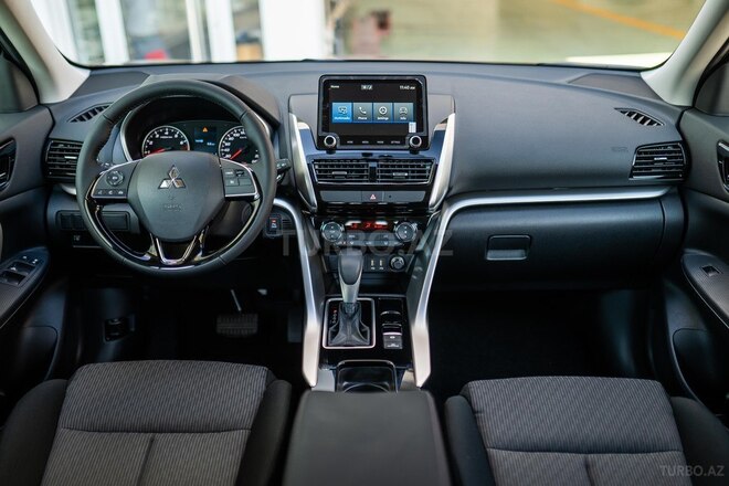 Mitsubishi Eclipse Cross-13