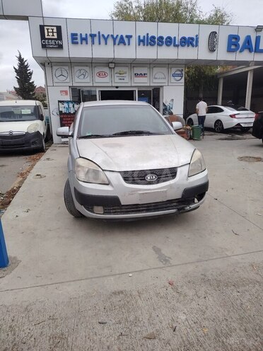 Kia Rio 2005, 320,000 km - 1.4 l - Bakı