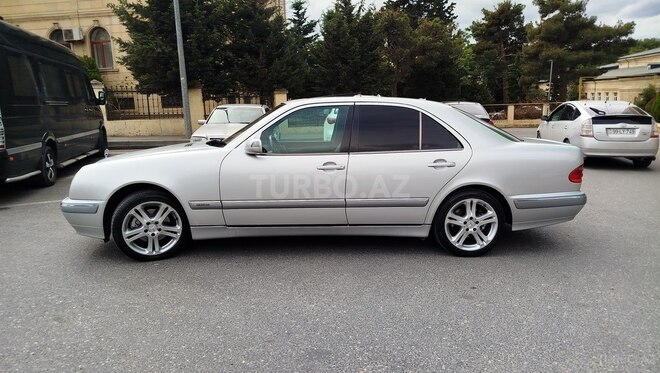 Mercedes E 280 1999, 255,000 km - 2.8 l - Bakı