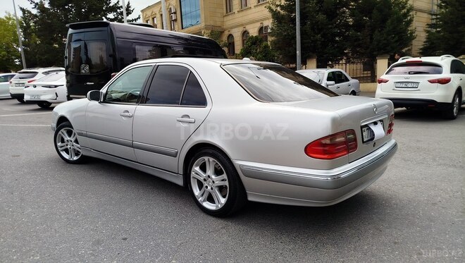 Mercedes E 280 1999, 255,000 km - 2.8 l - Bakı