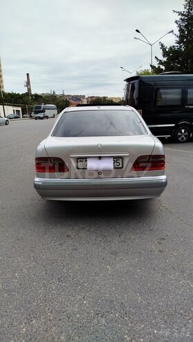 Mercedes E 280 1999, 255,000 km - 2.8 l - Bakı
