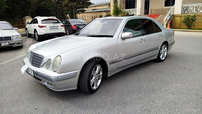 Mercedes E 280 1999, 255,000 km - 2.8 l - Bakı
