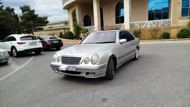Mercedes E 280 1999, 255,000 km - 2.8 l - Bakı