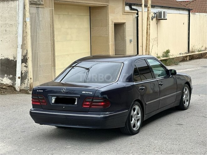 Mercedes E 220 2001, 254,782 km - 2.2 l - Bakı