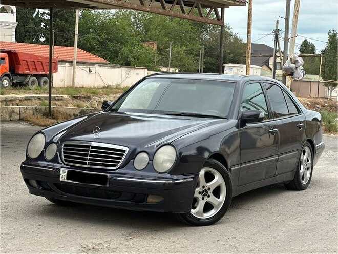 Mercedes E 220 2001, 254,782 km - 2.2 l - Bakı