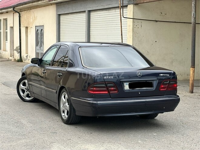 Mercedes E 220 2001, 254,782 km - 2.2 l - Bakı