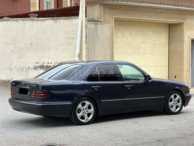 Mercedes E 220 2001, 254,782 km - 2.2 l - Bakı