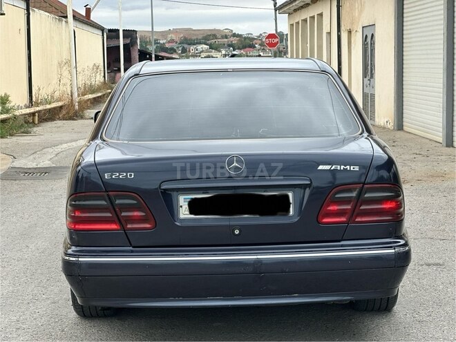 Mercedes E 220 2001, 254,782 km - 2.2 l - Bakı