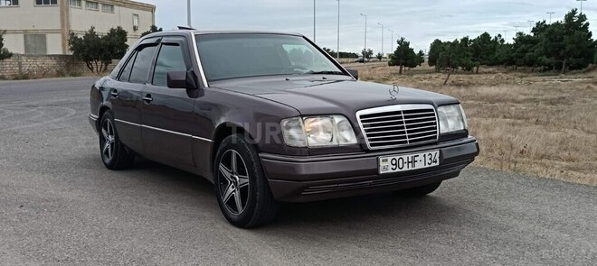 Mercedes E 220 1993, 236,536 km - 2.2 l - Bakı
