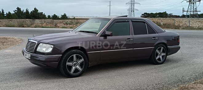 Mercedes E 220 1993, 236,536 km - 2.2 l - Bakı