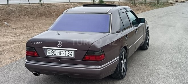 Mercedes E 220 1993, 236,536 km - 2.2 l - Bakı