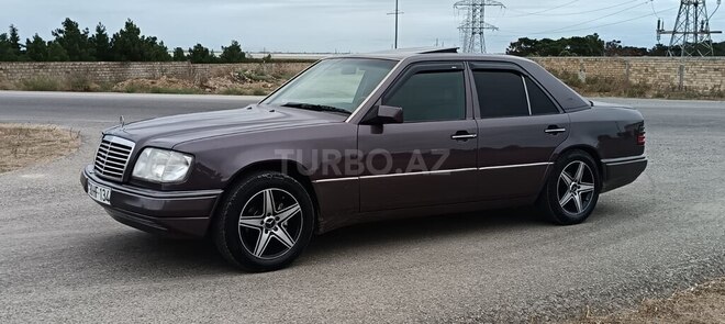 Mercedes E 220 1993, 236,536 km - 2.2 l - Bakı