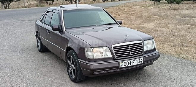 Mercedes E 220 1993, 236,536 km - 2.2 l - Bakı
