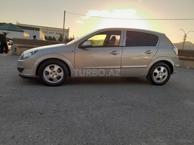 Opel Astra 2004, 200,000 km - 1.4 l - Mingəçevir