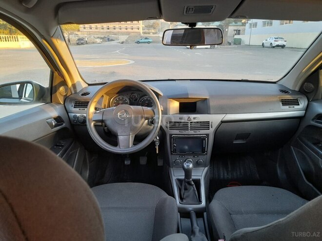Opel Astra 2004, 200,000 km - 1.4 l - Mingəçevir