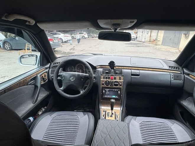 Mercedes E 240 1999, 366,999 km - 2.6 l - Bakı