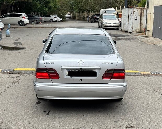 Mercedes E 240 1999, 366,999 km - 2.6 l - Bakı