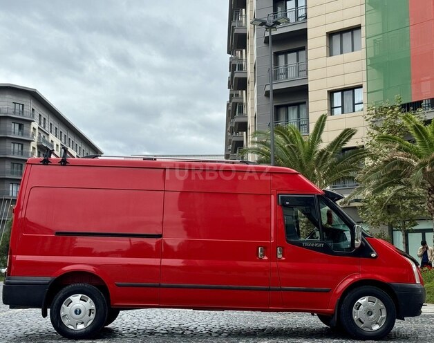 Ford Transit-8
