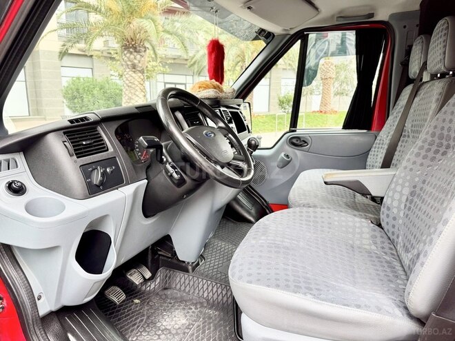 Ford Transit-14