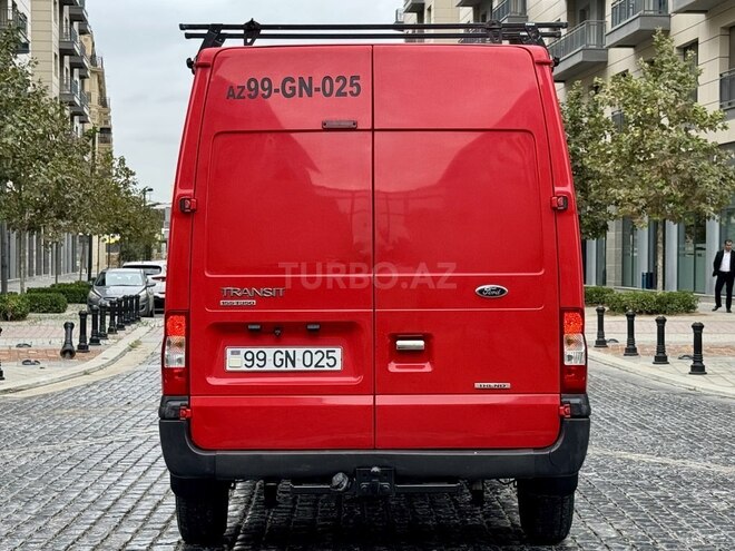 Ford Transit-11