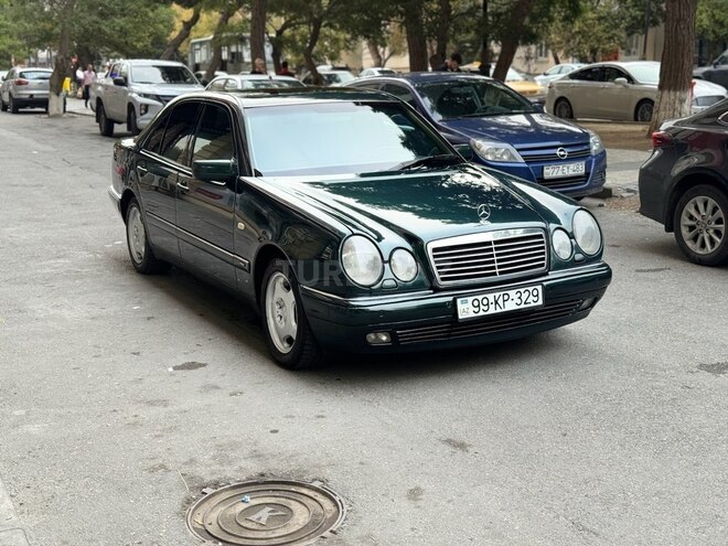 Mercedes E 240 1999, 396,000 km - 2.4 l - Sumqayıt