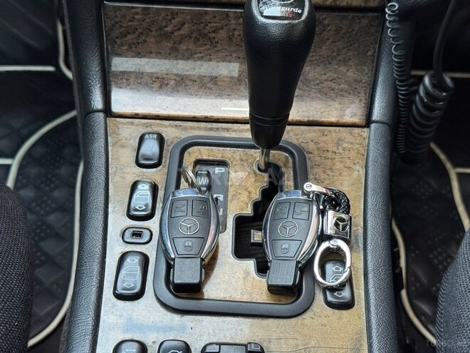 Mercedes E 240 1999, 396,000 km - 2.4 l - Sumqayıt