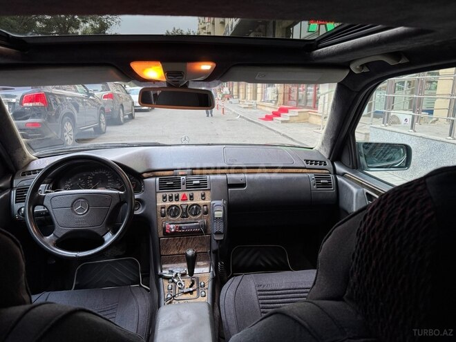 Mercedes E 240 1999, 396,000 km - 2.4 l - Sumqayıt