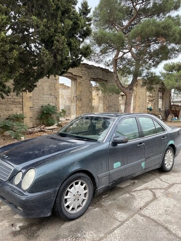 Mercedes E 220 2000, 402,000 km - 2.2 l - Bakı