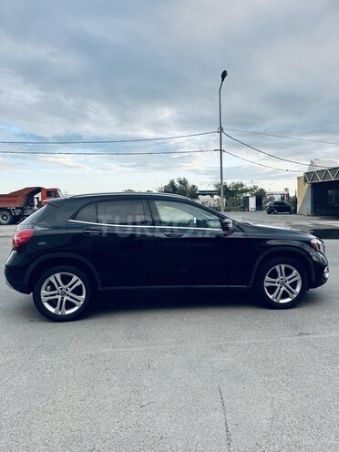 Mercedes GLA 250 4MATIC-9