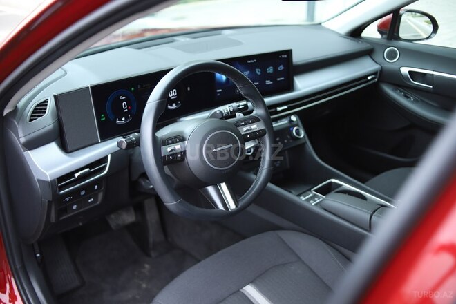 Hyundai Sonata-12