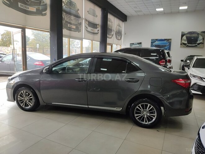 Toyota Corolla-11