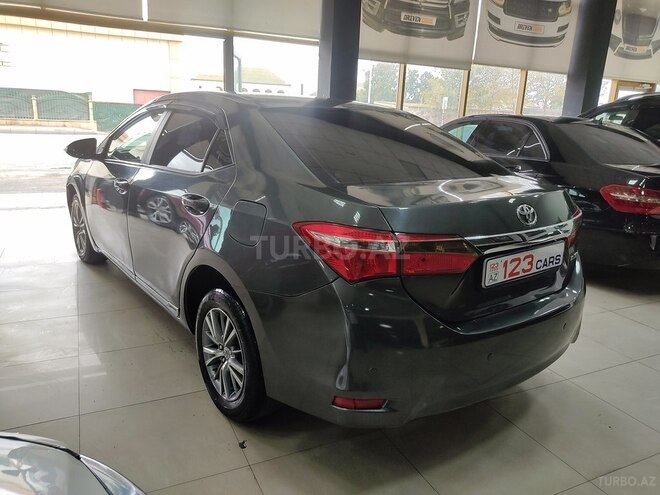 Toyota Corolla-10