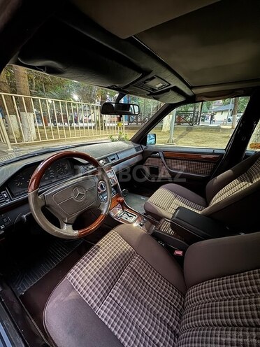 Mercedes E 200 1993, 530,000 km - 2.0 l - Bakı