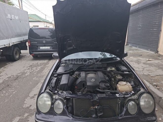 Mercedes E 240 1999, 287,000 km - 2.6 l - Bakı