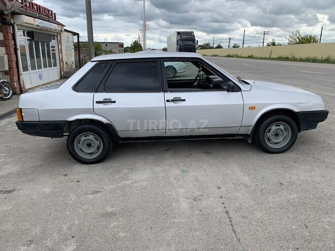 LADA (VAZ) 21099 2002, 999,999 km - 1.5 l - Xudat