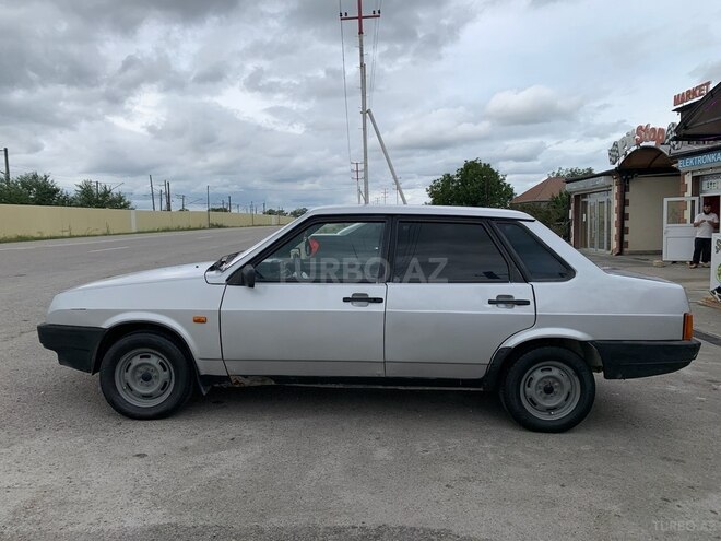 LADA (VAZ) 21099 2002, 999,999 km - 1.5 l - Xudat