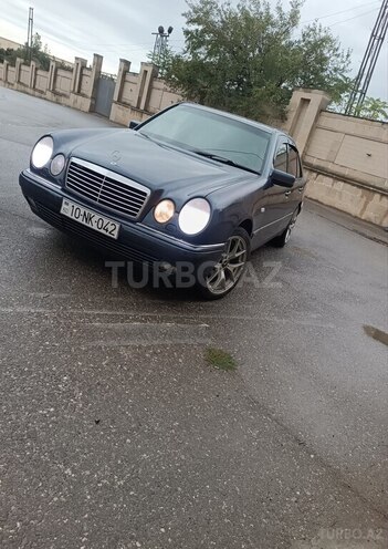 Mercedes E 240 1998, 398,000 km - 2.4 l - Bakı