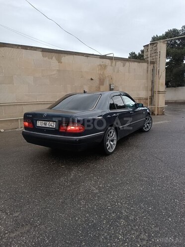 Mercedes E 240 1998, 398,000 km - 2.4 l - Bakı